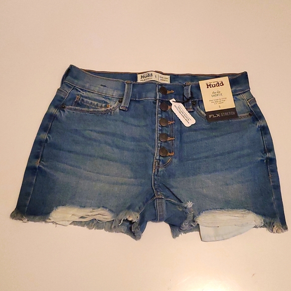 Juniors' Mudd High Rise Exposed Button Shorts - Picture 3 of 4